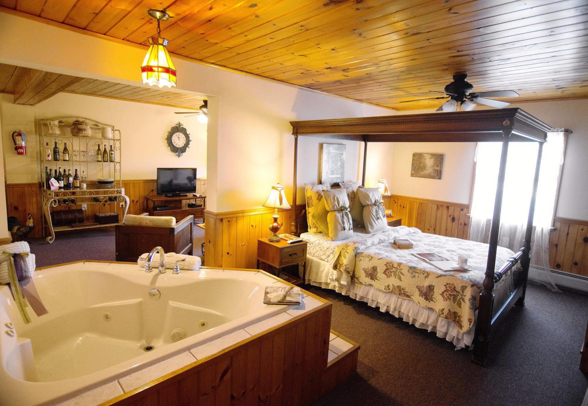 Savannah House Wine Country Inn & Cottages Himrod 외부 사진