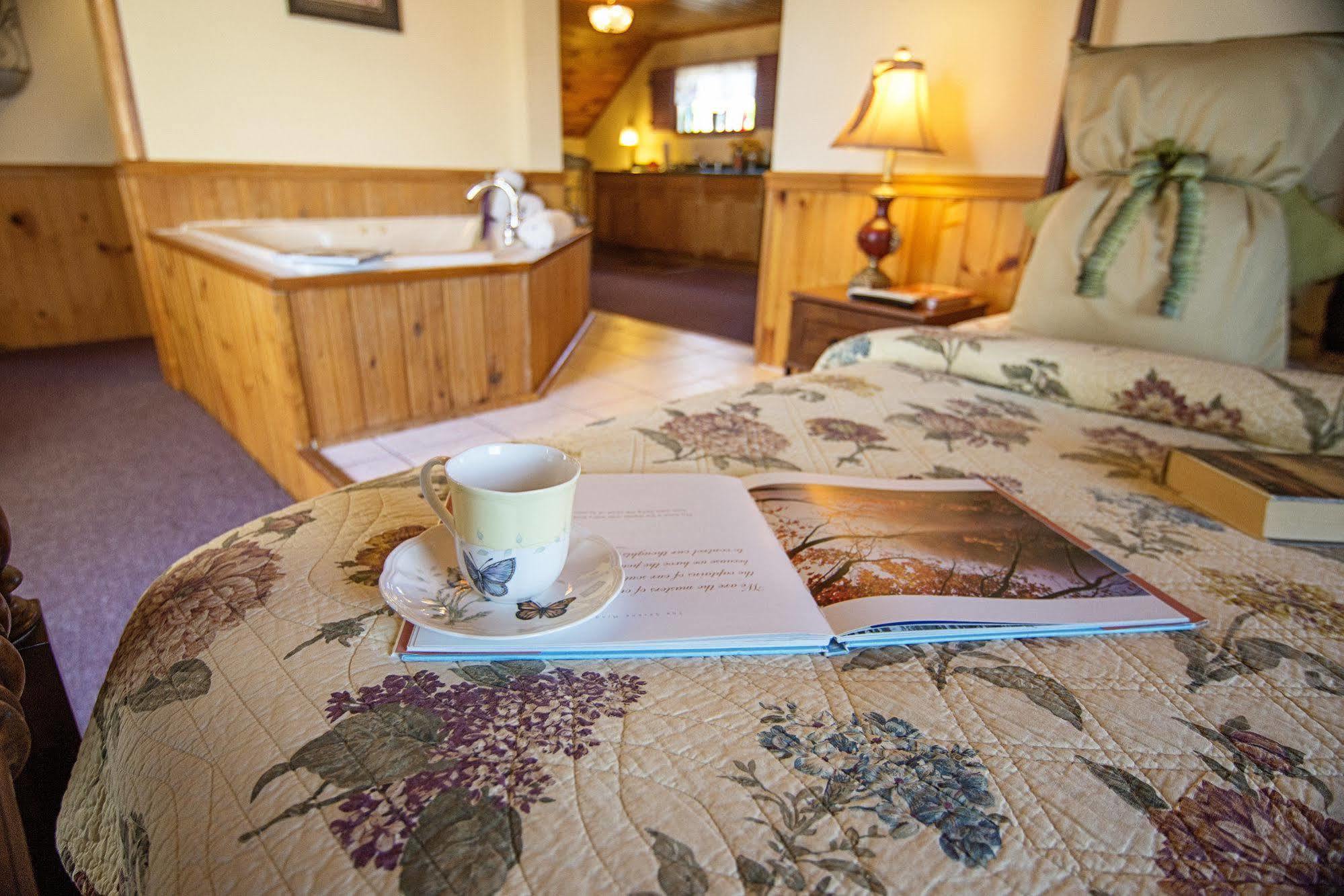 Savannah House Wine Country Inn & Cottages Himrod 외부 사진